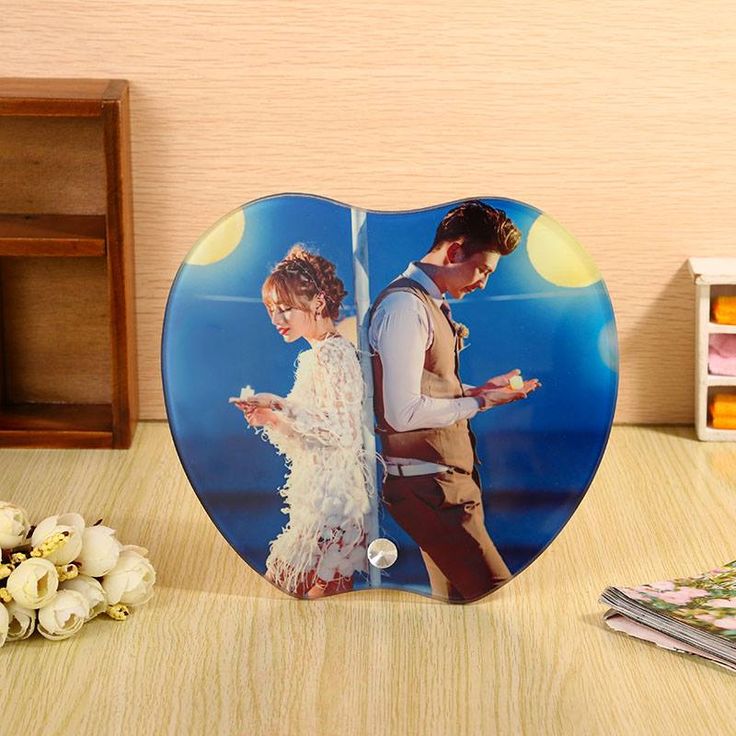 APPLE SHAPE GLASS FRAME 170X180CM